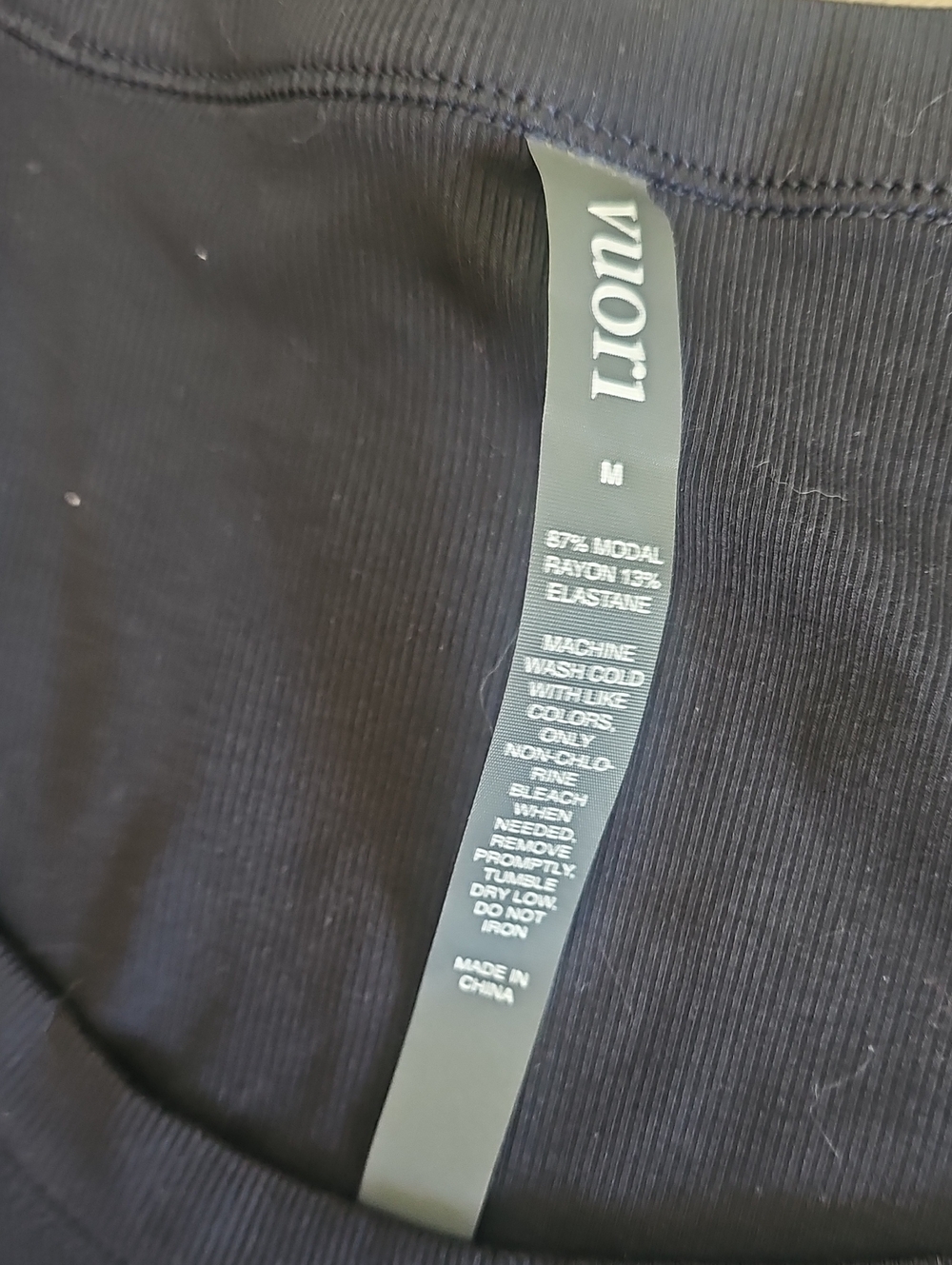Vuori Pose Scoop Neck Black Size Medium - Picture 2 of 2